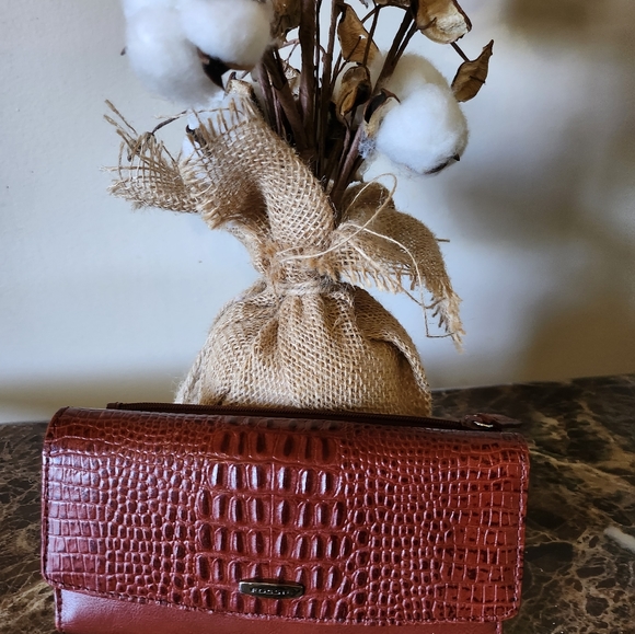 GUC Fossil leather Wallet - Picture 1 of 9